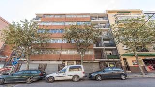 Pis  Avinguda de la gatassa. Mataró (barcelona). "okupado" (no se puede visitar ni hipotecar)
