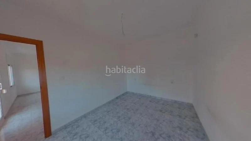 Foto ede95f04-b3b3-4002-8b5f-360537fe3bde. Piso (barcelona). "okupado" (no se puede visitar ni hipotecar). en Mataró
