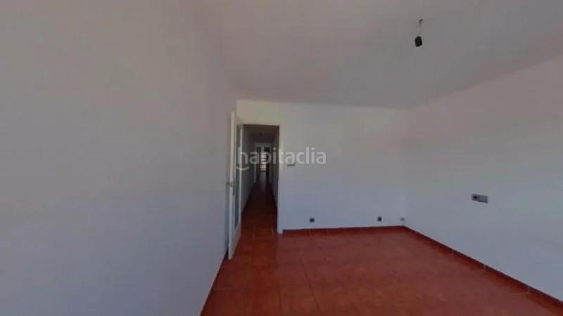 Foto 7259e8e3-2d7c-4f4c-b896-75833bcd7fab. Piso (barcelona). "okupado" (no se puede visitar ni hipotecar). en Mataró