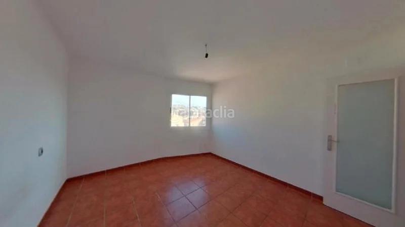 Foto 8c62baae-1ca2-4e0a-99d3-3afb52632bd4. Piso (barcelona). "okupado" (no se puede visitar ni hipotecar). en Mataró