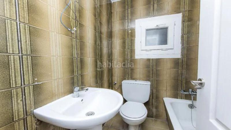 Foto bd69c53d-092c-41dc-85cf-600b76dd0a42. Piso (barcelona). "okupado" (no se puede visitar ni hipotecar). en Mataró