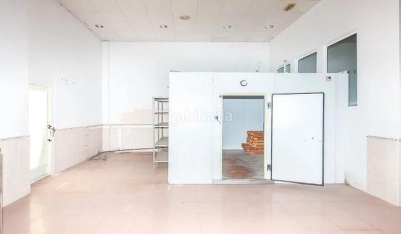 Foto 944efa4a-f32c-4c8f-bac6-325247b2ad5f. Industrial building in Almussafes