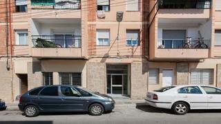 Pis  Carrer de la mare de déu de l'esperança. Mataró (barcelona). "okupado" (no se puede visitar ni hipotecar)