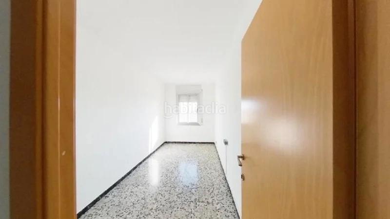Foto 6e73c442-44ba-4696-a519-d4f9b87fb8d9. Piso (barcelona). "okupado" (no se puede visitar ni hipotecar) en Mataró