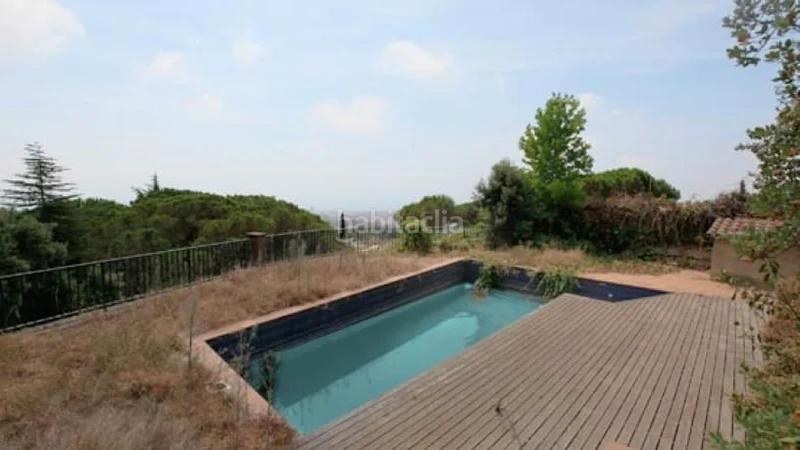 Foto f60a2636-024f-4df3-92f9-05505ce42444. Chalet con piscina in Urbanitzacions Mataró