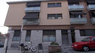 Pis  Carrer de magallanes. Mollet del vallès (barcelona). "okupado" (no se puede visitar ni