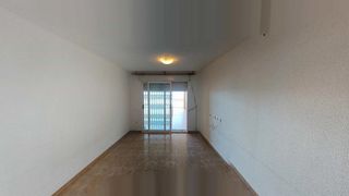 Flat  Plaça de la ribera. Montcada i reixac (barcelona). "okupado" (no se puede visitar ni