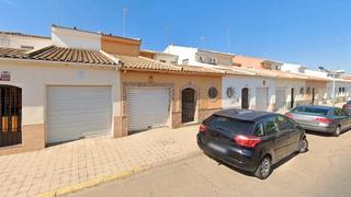 Casa adossada  Calle papa juan xxiii. Córdoba. en rentabilidad (se vende alquilado, no se puede visita