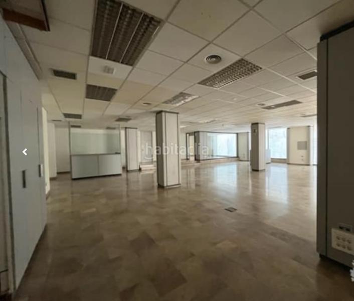 Foto b2eab8e6-cf54-4a2b-bdff-d43214b04633. Oficina a Picassent