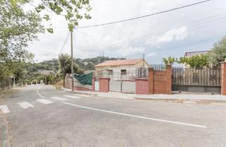 Chalet  Carrer sant cebrià. Pineda de mar  (barcelona). "okupado" (no se puede visitar ni hi