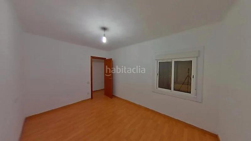 Foto a5584305-4dc4-42ee-ba39-59088f9c268b. Piso (barcelona). "okupado" (no se puede visitar ni hipotecar). en Ripollet
