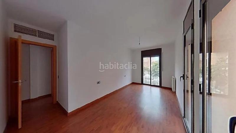 Foto 3267873f-872d-4dcb-8fa4-b2142cd94056. Piso (barcelona). "okupado" (no se puede visitar ni hipotecar). en Ripollet