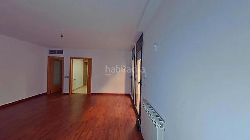 Foto 8af1b41a-016f-459f-8930-1bf9bff2f372. Piso (barcelona). "okupado" (no se puede visitar ni hipotecar). en Ripollet