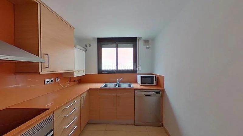 Foto f6a0b492-f00d-4951-a32e-96e7498bf65f. Piso (barcelona). "okupado" (no se puede visitar ni hipotecar). en Ripollet