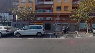 Pis  Carrer de maragall. Ripollet  (barcelona). "okupado" (no se puede visitar ni hipotec