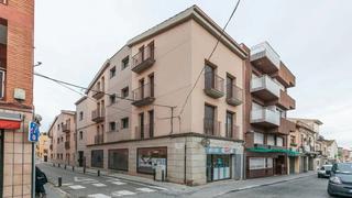 Dúplex  Carrer de l'estrella. Ripollet  (barcelona). "okupado" (no se puede visitar ni hipotec
