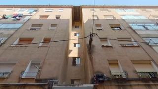 Pis  Carrer del dibuixant junceda. Rubí  (barcelona). "okupado" (no se puede visitar ni hipotecar).