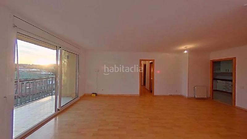 Foto 1e4b30d5-a4f9-48ab-aea0-3cb79be9f49b. Piso (barcelona). "okupado" (no se puede visitar ni hipotecar). en Rubí