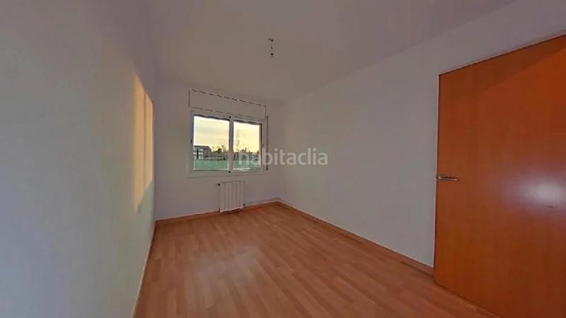 Foto 22dca564-01a3-4b6e-b77c-6401f0b25eac. Piso (barcelona). "okupado" (no se puede visitar ni hipotecar). en Rubí