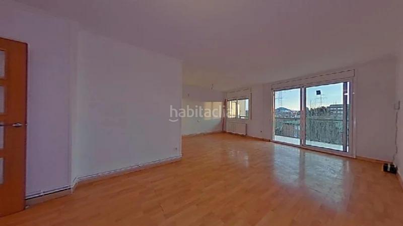 Foto ad83a5b1-8b17-4beb-a483-d304153b1947. Piso (barcelona). "okupado" (no se puede visitar ni hipotecar). en Rubí