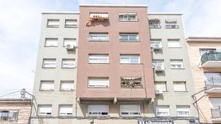 Pis  Carrer de lepant. Rubí  (barcelona). "okupado" (no se puede visitar ni hipotecar).