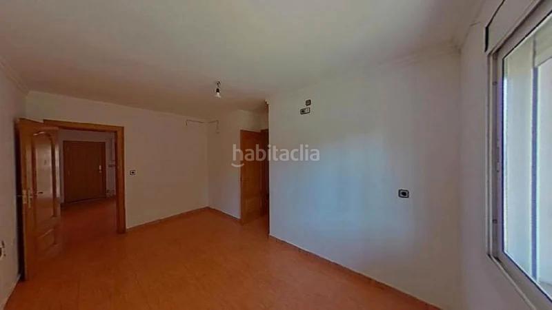 Foto c740ff1a-6d9f-49d5-bd1e-cce168e1a98a. Piso (barcelona). "okupado" (no se puede visitar ni hipotecar). en Rubí