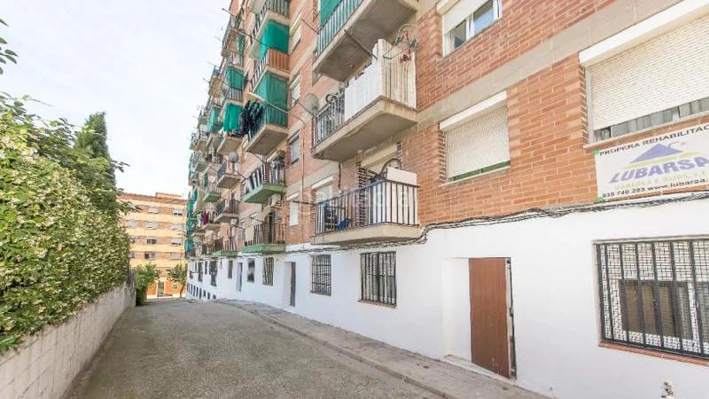 Foto d8c44eb6-46c7-41f0-8536-98a0004c4681. Piso (barcelona). "okupado" (no se puede visitar ni hipotecar). en Rubí