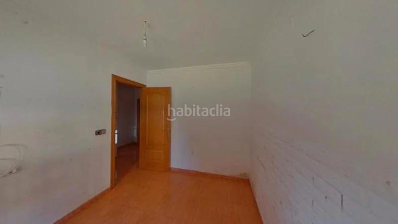 Foto f93eef54-5357-4e29-baf2-0cd49d031830. Piso (barcelona). "okupado" (no se puede visitar ni hipotecar). en Rubí