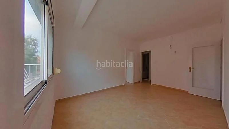 Foto d13bf875-0a42-4bd1-bc90-61e0c27cea8f. Piso , "Can Rull" (barcelona). "okupado" (no se puede visitar ni hipotecar). en Sabadell