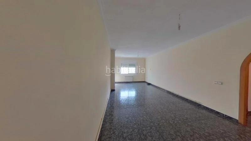 Foto 9c296cb0-37b0-4dee-a44a-4edac32ea3ac. Piso "Torre-romeu" (barcelona). "okupado" (no se puede visitar ni hipotecar) en Sabadell