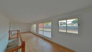 Casa adossada  Carrer de jordi rubió i balaguer. Sant boi de llobregat  (barcelona). "okupado" (no se puede visit