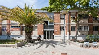 Appartement  Carrer camps blancs. Sant boi de llobregat  (barcelona). "okupado" (no se puede visit