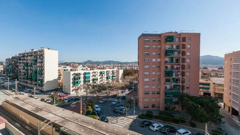 Foto 0adc41ea-0b48-49d2-9ec8-6622c5bd4f8b. Piso (barcelona). "okupado" (no se puede visitar ni hipotecar) en Sant Vicenç dels Horts