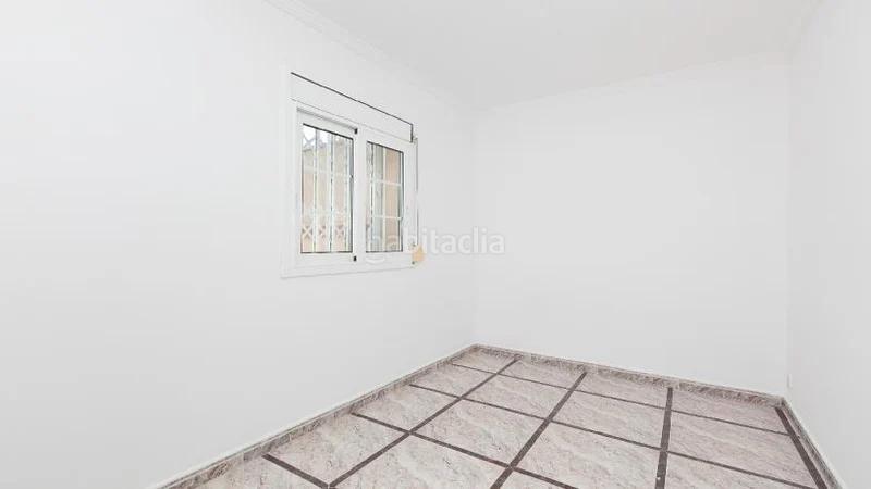 Foto bead0bdd-1ebd-4df7-a2ff-db701f646ea8. Piso (barcelona). "okupado" (no se puede visitar ni hipotecar) en Sant Vicenç dels Horts