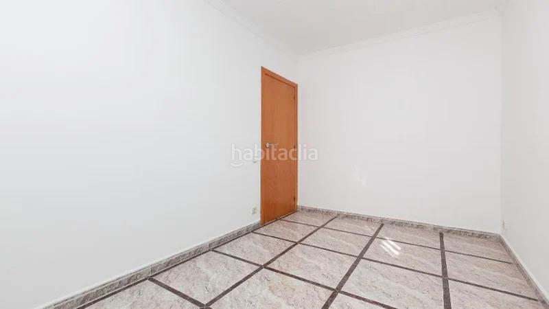 Foto eeec4759-d24b-49b6-a735-0b91da308710. Piso (barcelona). "okupado" (no se puede visitar ni hipotecar) en Sant Vicenç dels Horts