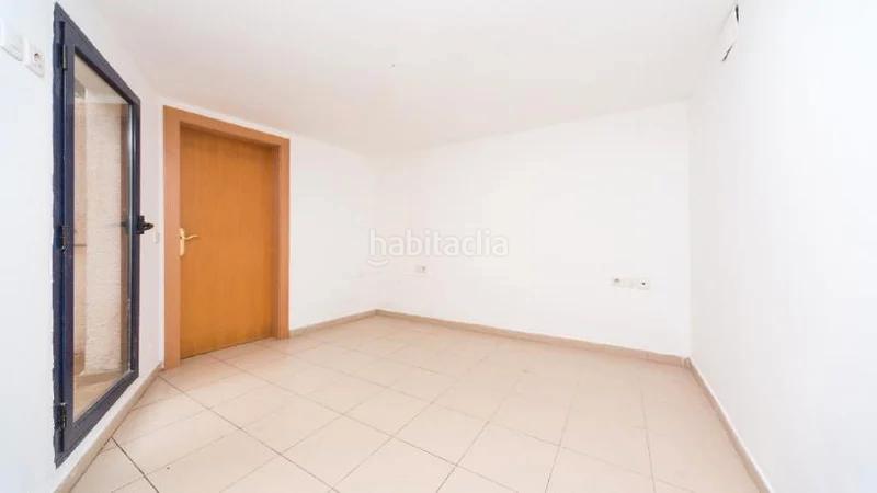 Foto 9c37996e-06e1-4094-bdf9-99e7671c612b. Piso (barcelona). "okupado" (no se puede visitar ni hipotecar) en Santa Coloma de Gramenet