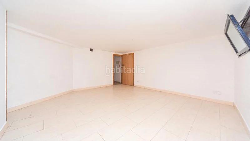 Foto a1478930-21f9-444b-b877-0f881dd8addf. Piso (barcelona). "okupado" (no se puede visitar ni hipotecar) en Santa Coloma de Gramenet