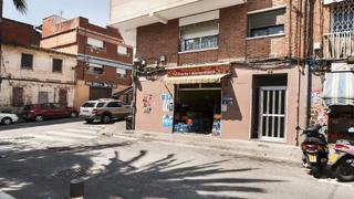 Pis  Carrer de sicília. Santa coloma de gramenet (barcelona). "okupado" (no se puede vis