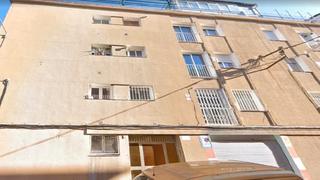 Pis  Carrer d'espriu. Santa coloma de gramenet (barcelona). "okupado" (no se puede vis