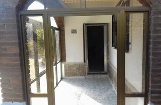 Casa  Urbanitzacio can coral pg 3. Torrelles de foix (barcelona). "okupado" (no se puede visitar ni