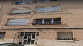 Pis  Carrer centelles. Vic (barcelona). "okupado" (no se puede visitar ni hipotecar).