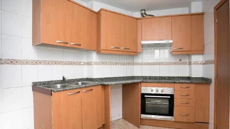 Foto 9c8ef49c-21e2-46c1-9121-844cec22ec08. Piso (gerona). "okupado" (no se puede visitar ni hipotecar) en Figueres