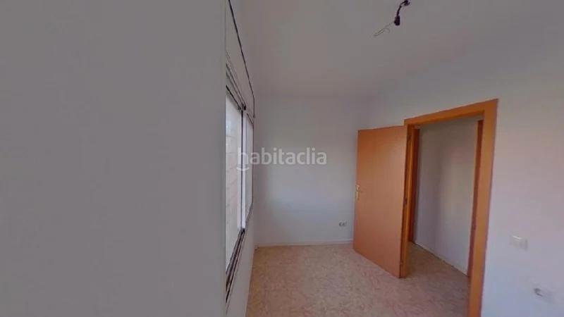 Foto c84571ff-3eb0-41c8-8e0b-88e4f3b6348d. Piso (gerona). "okupado" (no se puede visitar ni hipotecar) en Figueres