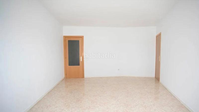 Foto e11f4fcf-d159-4104-90b5-91c919c64f9c. Piso (gerona). "okupado" (no se puede visitar ni hipotecar) en Figueres