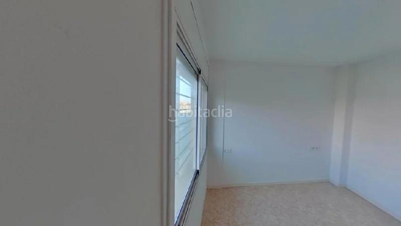 Foto f0407caf-2cca-41a3-ae96-76a664484e3f. Piso (gerona). "okupado" (no se puede visitar ni hipotecar) en Figueres