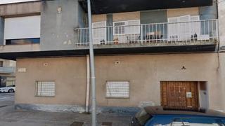 Pis  Carrer de valència. Girona (gerona). "okupado" (no se puede visitar ni hipotecar)