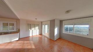 Chalet  Carrer campanya. Lloret de mar (gerona). "okupado" (no se puede visitar ni hipote