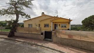 Casa  Carrer congost. Maçanet de la selva (gerona). "okupado" (no se puede visitar ni