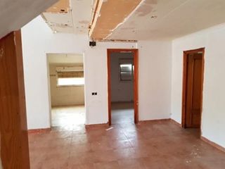 Casa  Carrer rafael. Riells i viabrea (gerona). "okupado" (no se puede visitar ni hip