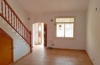 Maison  Carrer rafael. Riells i viabrea (gerona). "okupado" (no se puede visitar ni hip